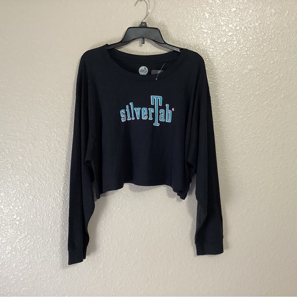 Levi’s Silver Tab Black Crop Tee.  NWT.  Size XL - Picture 2 of 4